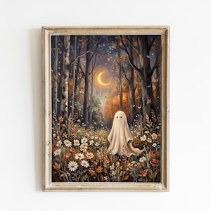 Könnte beinhalten: Ein gerahmter Wandkunstdruck, der einen weißen Geist in einem Feld aus weißen und orangefarbenen Blumen in einem nächtlichen Wald zeigt. Eine Mondsichel leuchtet am dunklen Himmel über den Bäumen, während Herbstblätter durch die Luft wirbeln.