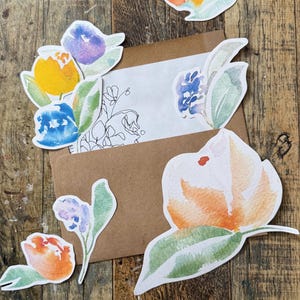 Fiori di carta tagliati con cura