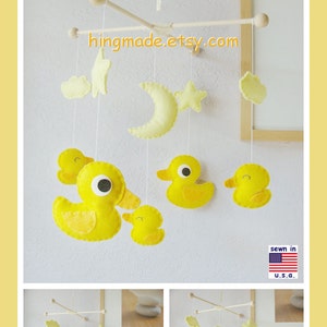 Duck Baby Mobile: Lavande Purple Hearts et Yellow Duck Family Baby Crib Mobile image 5