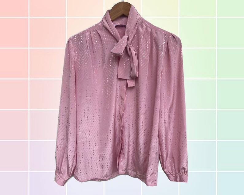 Blouse Company for The Broadway 80s Secretary Ladylike Pussy Bow Blouse in Iridescent Rose Pink Polka Dot Stripe Print size Medium by L.A