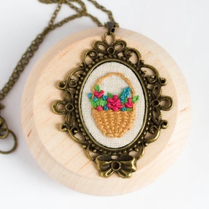 Flower basket necklace hand embroidery n076 image 3