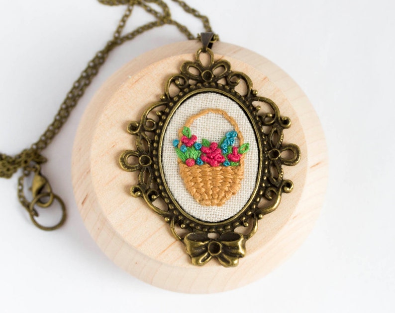 Flower basket necklace hand embroidery n076 image 3