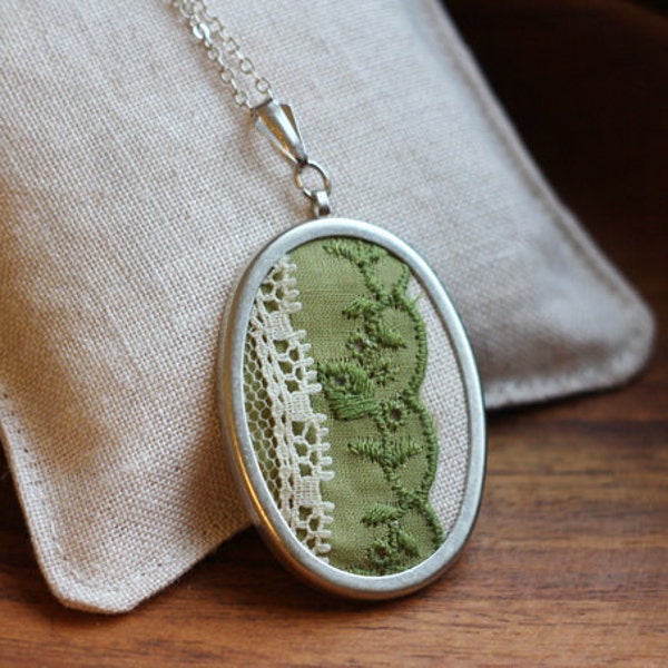 Textile necklace with green lace in vintage style - gift for her