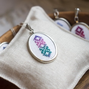 Cross stitch necklace, custom melange color, ethnic Slavic embroidery n001m image 3