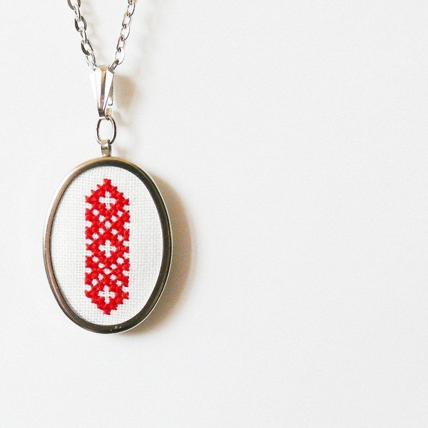 Cross stitch necklace in red, inspired by Ukrainian embroidery n001