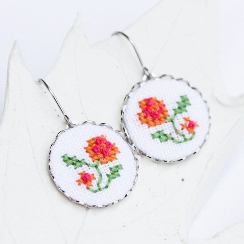 Dangle earrings with hand embroidered flowers e011 image 2