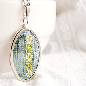 Cross stitch floral necklace in green n037 image 2