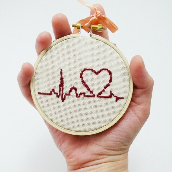 Hand embroidery - Burgundy heart with palpitation - Cute cross stitch in wooden hoop - h002