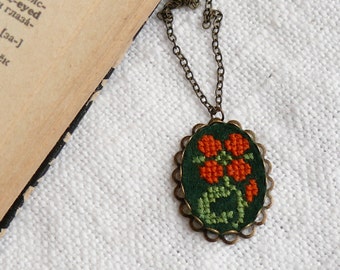 Cross stitch necklace Flower on dark green felt - n003