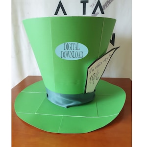Plantilla de sombrero verde de 14&quot; de alto y 21&quot; de ancho que incluye un patrón único, decoración de Alicia en el País de las Maravillas y centro de mesa para fiesta de té del Sombrerero Loco