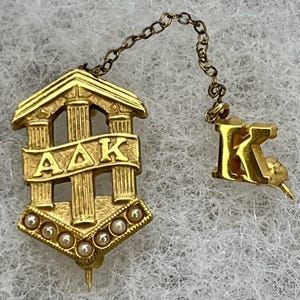 Antique 10K Gold Alpha Delta Kappa Seed Pearl Sorority Fraternity Pin w Letter K