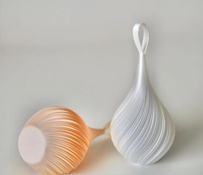Ornis Christmas Decoration, Elegant Ornament, Modern Swirl Bauble,Minimalist Holiday Decoration image 3