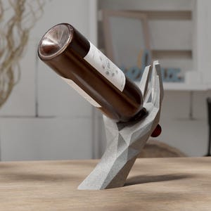 Låg poly vinflaskhållare – Modern flytande vinställ bild 5