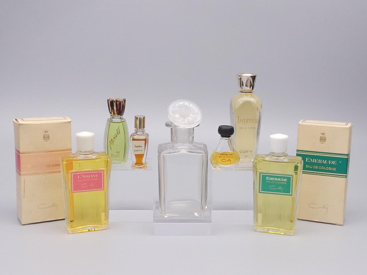 コティコレクション – 1930年から1960年までの7つの歴史的な香水瓶