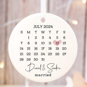 Married Calendar Ornament, Personalized Wedding Gift, Anniversary Gift, Custom Wedding Date Keepsake Anniversary Ornament,Newlywed Gift 2025
