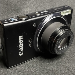 Canon IXUS 155 Digital Camera – Complete Set with 16GB Memory Card & Charger