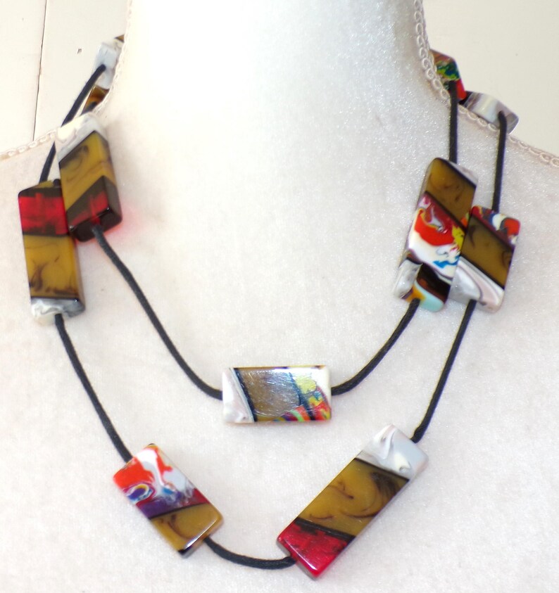 Collar Sobral Patchwork Mariane Multi Pattern de 114 cm de largo, hecho a mano con cuentas. imagen 2