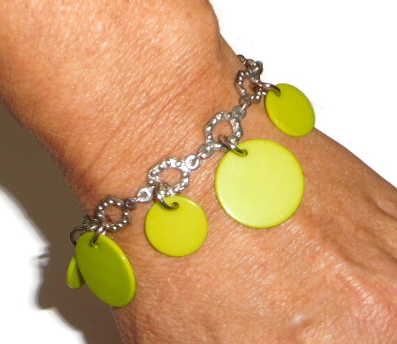 Sobral Fichas N34 Chartreuse Green Charm Disks on… - image 2