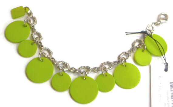 Sobral Fichas N34 Chartreuse Green Charm Disks on… - image 3