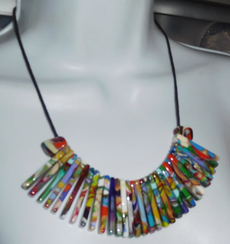 Sobral Magazine Nylon Pollock Multi Hued Swirl Bead Necklace Brazil Import