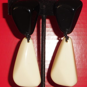 Sobral Classicos Cusco Off White& Black Bead Artist Made Statement Post Earrings