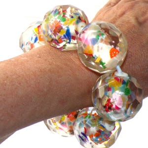 Sobral Wildflowers Flor do Campo Azalea White Core Large Beads Artist Made Stretch Bracelet
