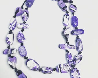 Collar Sobral Onda Wave de 42" con cuentas moradas multicolores en espiral