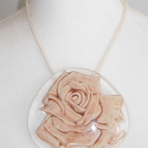 Sobral Rosas Wow Realistic Ivory Rose Runway Style Artist Made Pendant Necklace