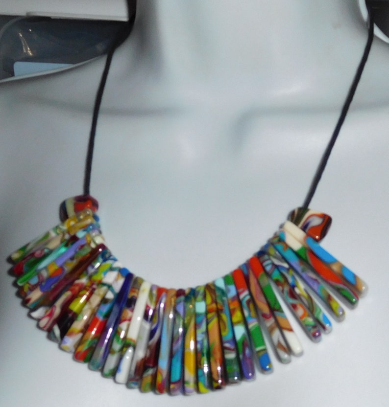 Sobral Magazine Nylon Pollock Multi Hued Swirl Bead Necklace Brazil Import