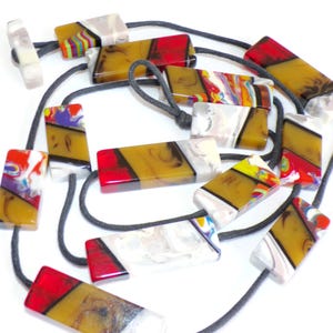 Collar Sobral Patchwork Mariane Multi Pattern de 114 cm de largo, hecho a mano con cuentas. imagen 5