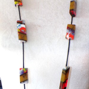 Collar Sobral Patchwork Mariane Multi Pattern de 114 cm de largo, hecho a mano con cuentas. imagen 4