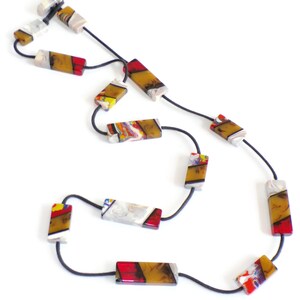 Collar Sobral Patchwork Mariane Multi Pattern de 114 cm de largo, hecho a mano con cuentas. imagen 7