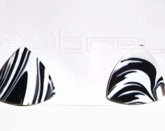 Sobral Movimento Escudinho Black & White Triangular Artist Made Post Earrings