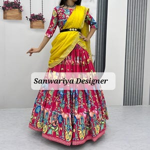 Kalamkari Lehenga Choli: Pinker & Gelber Krepp, Bestickte Dupatta