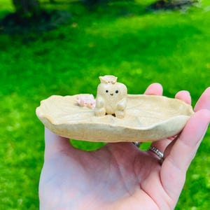 Round Ceramic Ring Dish, Frog Ring Dish, Cute Frog, Frog on a Lily Pad, Happy Frog, Cute Home Decor, Whimisical Decor, Gift Idea