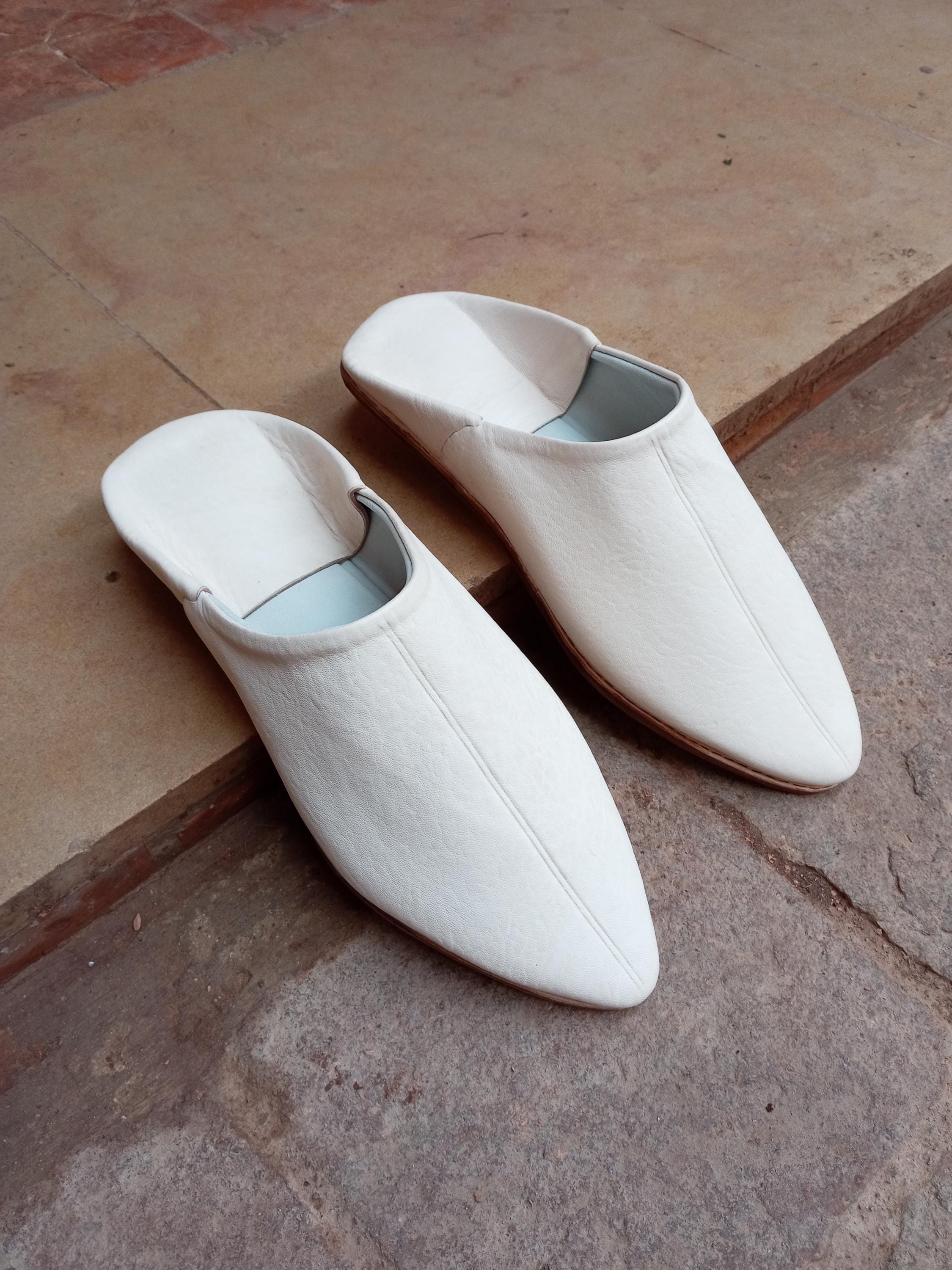Moroccan slippers in genuine leather - Unisex, handmade, handcrafted…