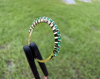 Half Eternity Emerald Ring in 18K Solid Gold – 17 Natural Muzo Emeralds – Handmade in Colombia – Size 6