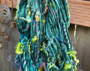 HANDSPUN Yarn Wool Thick and Thin Yarn with Locks