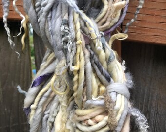 HANDSPUN Yarn Wool Thick and Thin Yarn with Locks