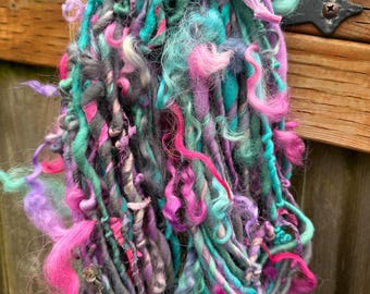 HANDSPUN Yarn Wool Thick and Thin Yarn with Locks