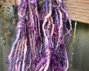 HANDSPUN Yarn Wool Thick and Thin Yarn with Locks