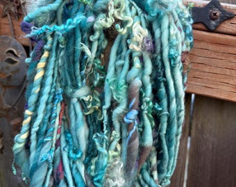 HANDSPUN Yarn Wool Thick and Thin Yarn with Locks
