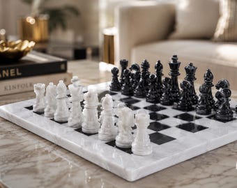 Scacchiera in marmo bianco e nero, realizzata a mano in pietra con pezzi, grande scacchiera di lusso, regalo unico per anniversari e compleanni.