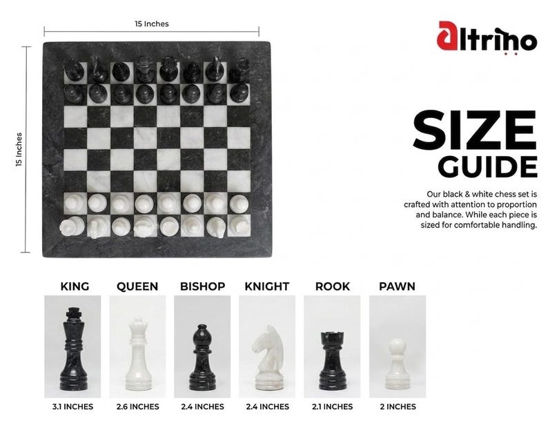 Pu&ograve; includere: Un set di scacchi in marmo bianco e nero con una scacchiera di 38,1 per 38,1 cm. Il set include pezzi etichettati come Re di 7,87 cm, Regina di 6,6 cm, Alfiere di 6,1 cm, Cavallo di 6,1 cm, Torre di 5,33 cm e Pedone di 5,08 cm.