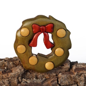 Christmas wreath with red bow ornament or magnet, Handmade intarsia wood art, Personalized wood carving, Wooden scroll saw decoration