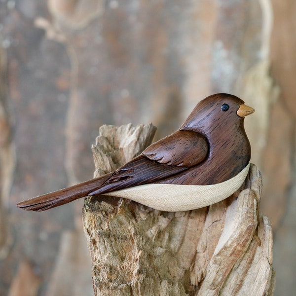 Dark-eyed Junco wooden magnet / ornament, Miniature animal spring decor, Scroll saw art, Intarsia woodworking bird