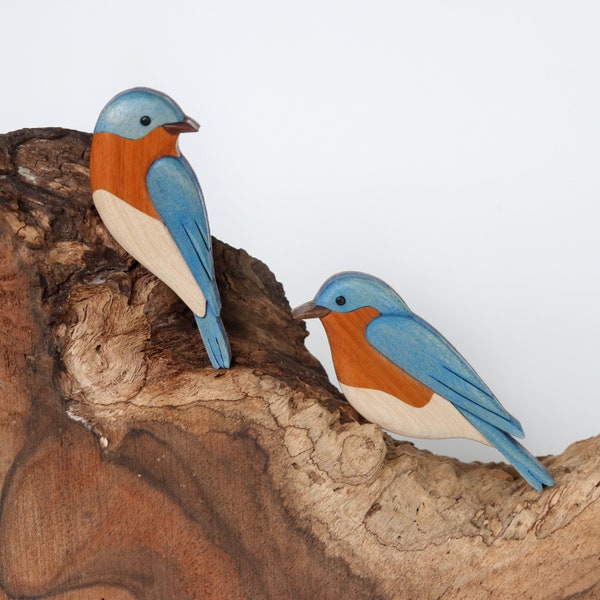 Imán / adorno de madera de pájaro azul, decoración de primavera de animales en miniatura, arte de sierra de pergamino, pájaro de carpintería Intarsia