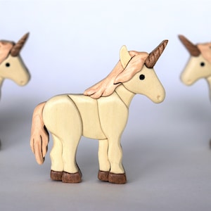 Magnete/ornamento in legno a forma di unicorno, Creatura fantasy realizzata con seghetto alternativo, Animale mitologico,