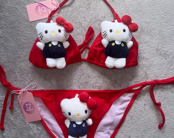 Conjunto de bikini rojo de Hello Kitty / Traje de baño de peluche kawaii, lindo atuendo para fiestas en la piscina y la playa, conjunto de baño de dos piezas personalizado y modificado a mano