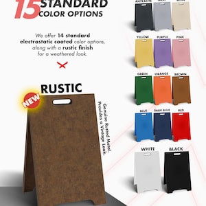 Op de afbeelding: Afbeelding van A-frameborden in verschillende kleuren: antraciet, grijs, beige, geel, paars, roze, groen, oranje, bruin, blauw, donkerblauw, rood, wit en zwart. De borden hebben een rustieke afwerking en zijn gemaakt van echt roestig metaal.